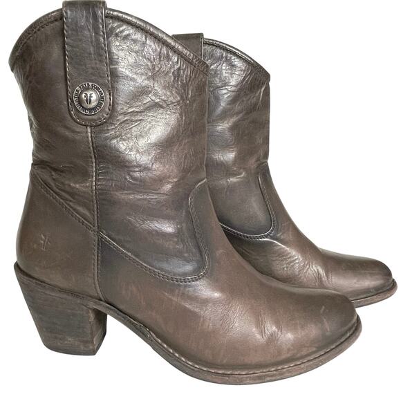 FRYE Jackie Button Short Boot In Slate Distressed chocolate brown
